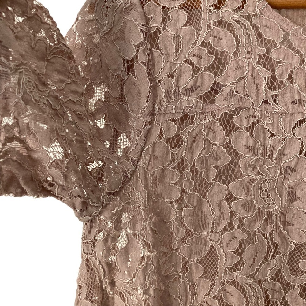 Ann Taylor LOFT | Short Sleeved See-Through Floral Lace Blouse M - Picture 5 of 7